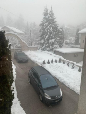Kuća 120m2,garaža 10 parking mjesta